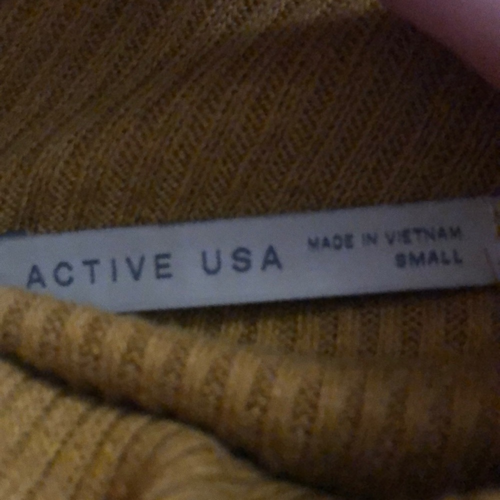 Yellow Turtle Neck Tank - Picture 3 of 4